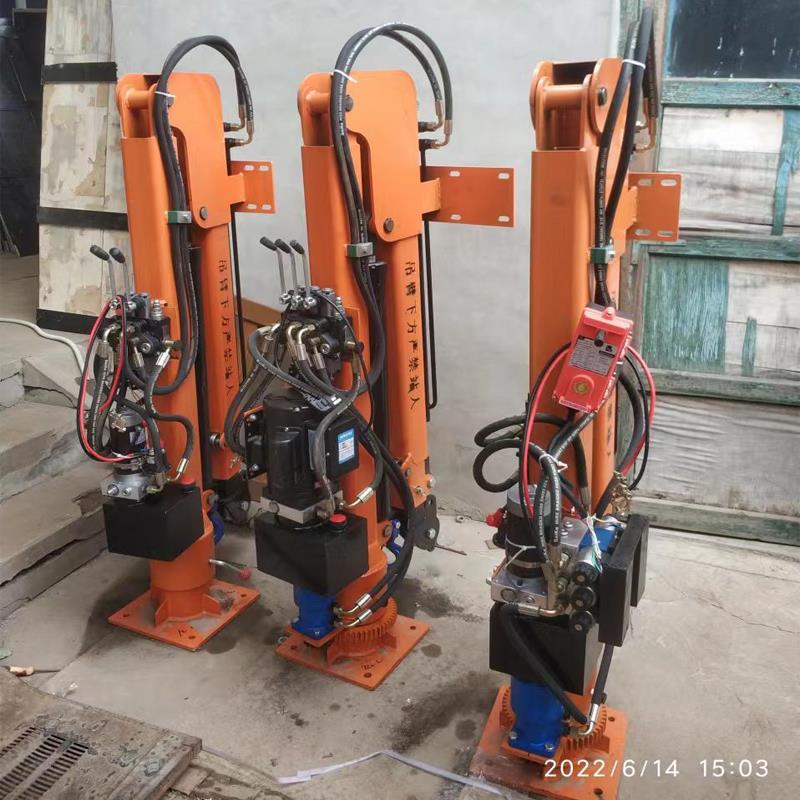 盘山县重汽蓝牌随车吊 3.2吨 国六动力强 液压驱动 农用自卸起重机